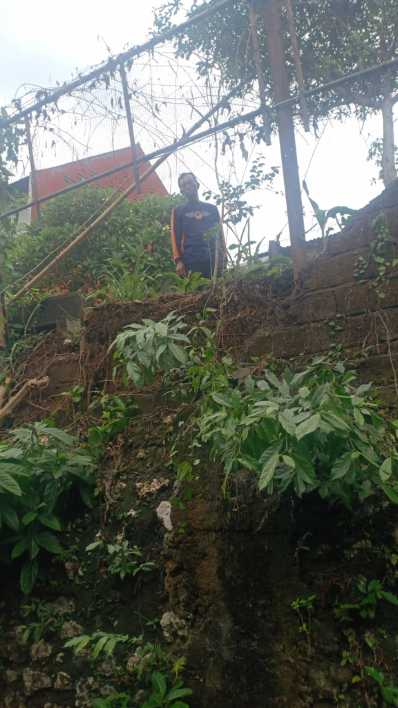 Tembok Penyengker Roboh di Banjar Negara Kelod, Desa Sading, Kecamatan Mengwi Tanggal 03 Desember 2023
